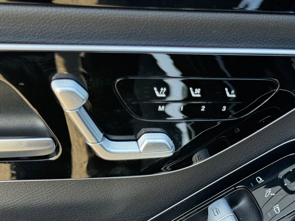 Used 2023 Mercedes-Benz S 500 4MATIC w/ AMG Line image 10
