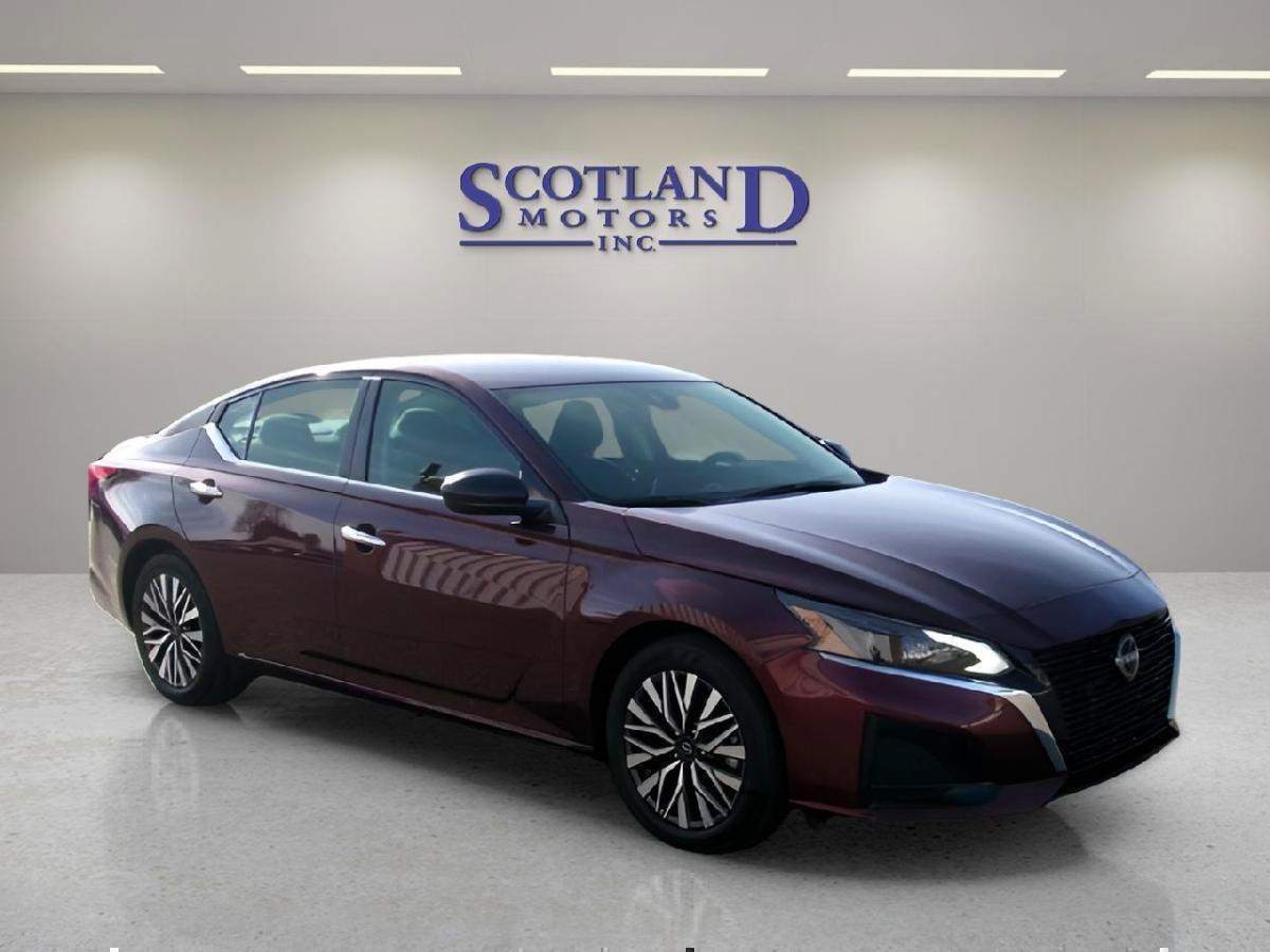 Used 2025 Nissan Altima 2.5 SV FWD image 4