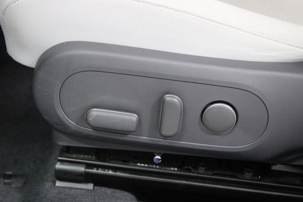 Used 2024 Hyundai Kona SEL image 14