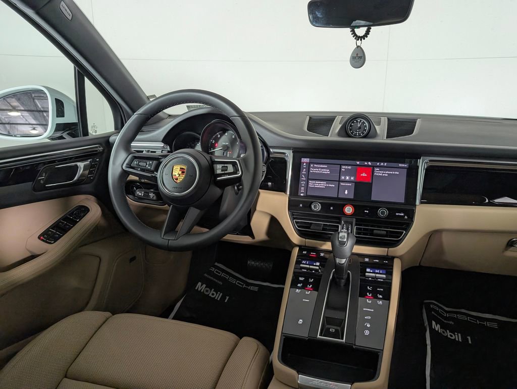 New 2026 Porsche Macan image 22