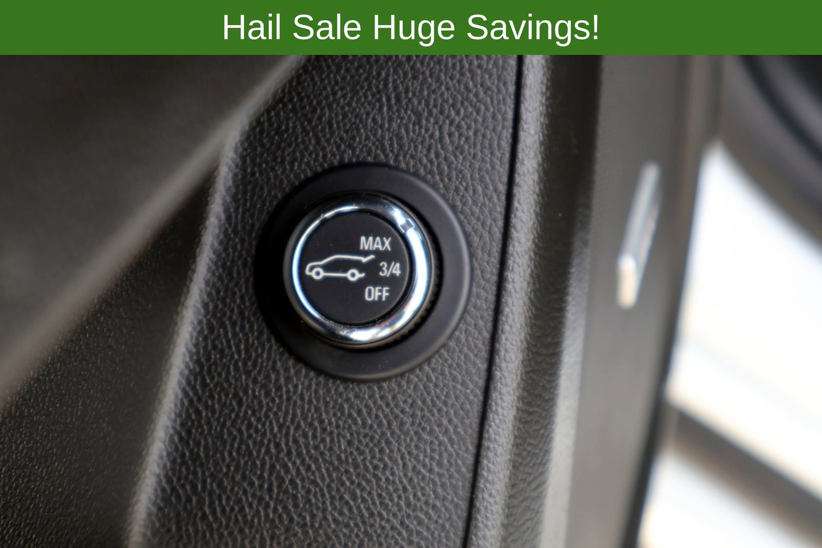 Used 2023 Chevrolet Traverse Premier FWD image 22