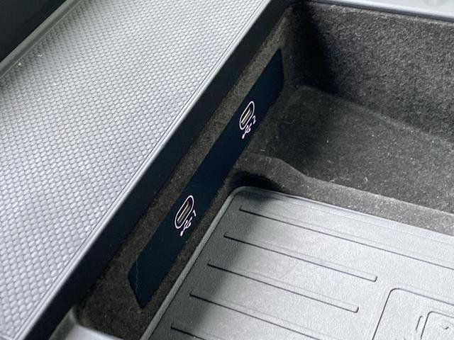 Used 2021 Audi Q8 Premium w/ Convenience Package image 25