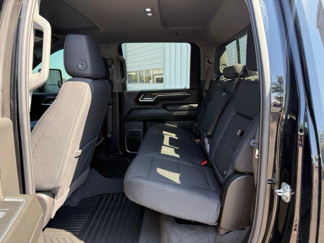 Used 2025 Chevrolet Silverado 2500 LT AWD/4WD image 8