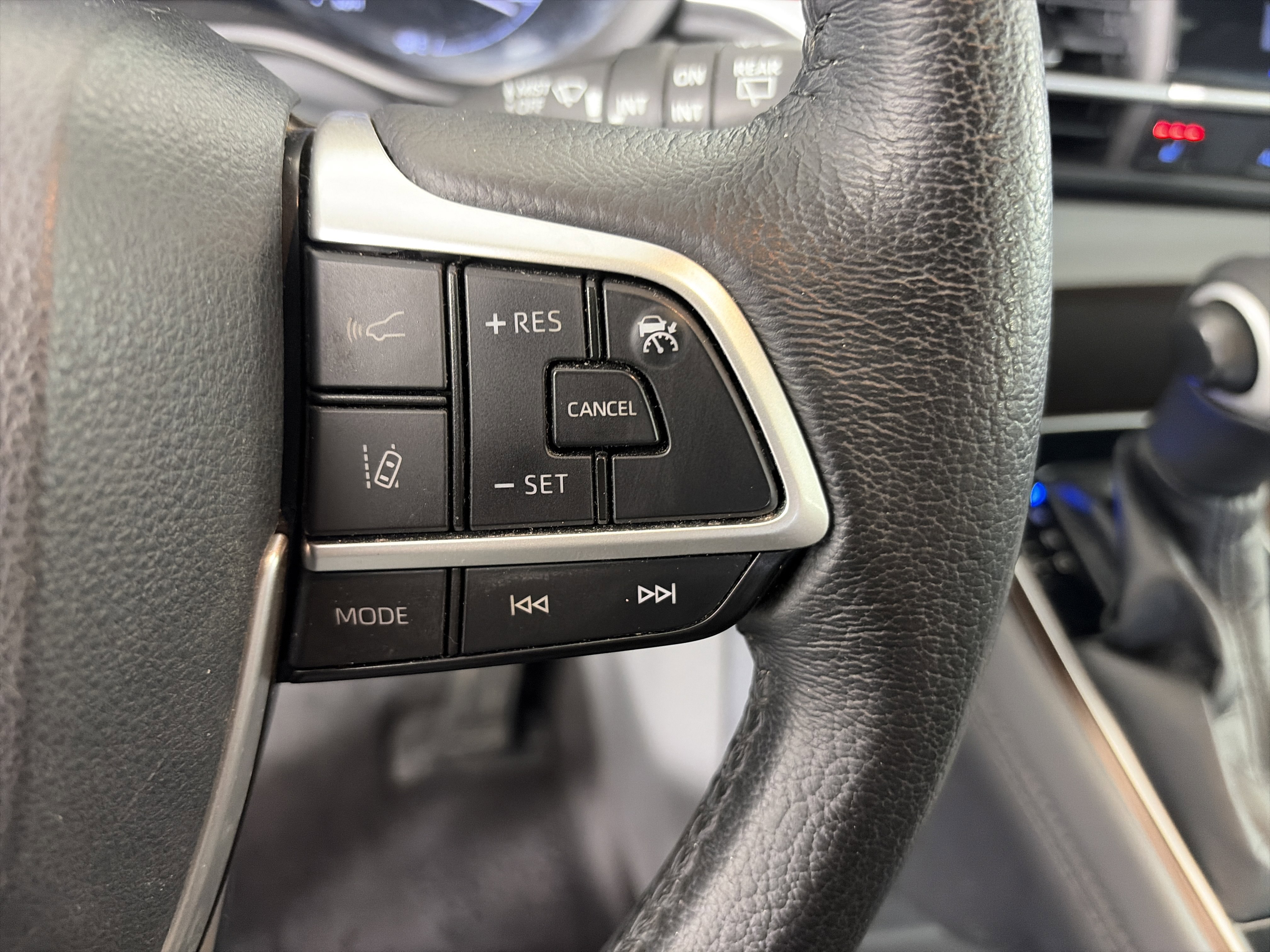 Used 2021 Toyota Sienna XLE image 36