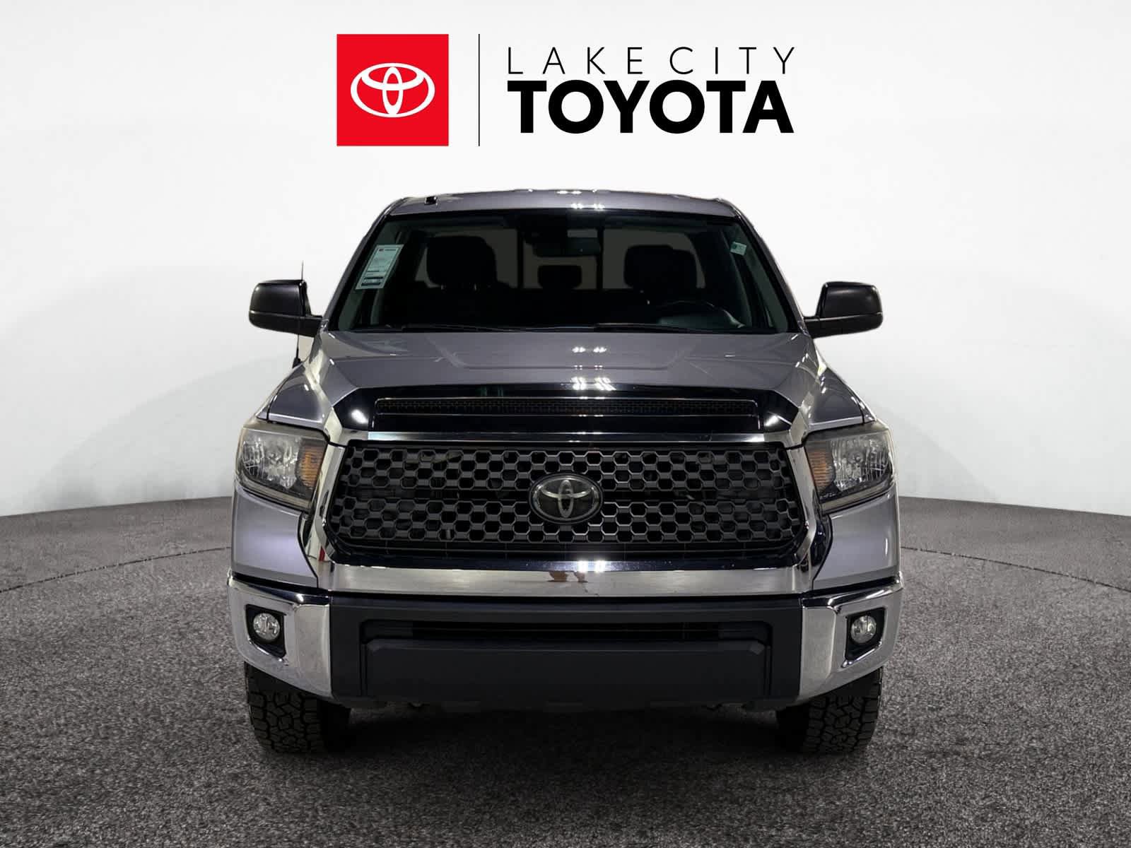 Used 2018 Toyota Tundra SR5 w/ SR5 Upgrade Package image 14