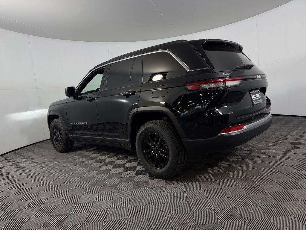 Used 2025 Jeep Grand Cherokee Laredo w/ Luxury Tech Group I image 10