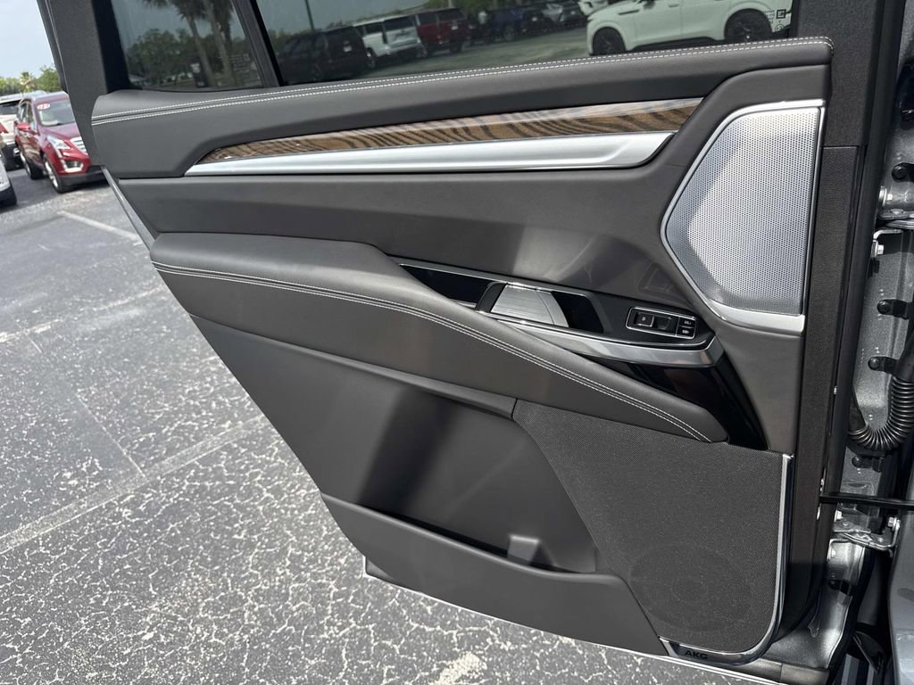 New 2026 Cadillac Escalade Platinum Sport AWD/4WD image 13