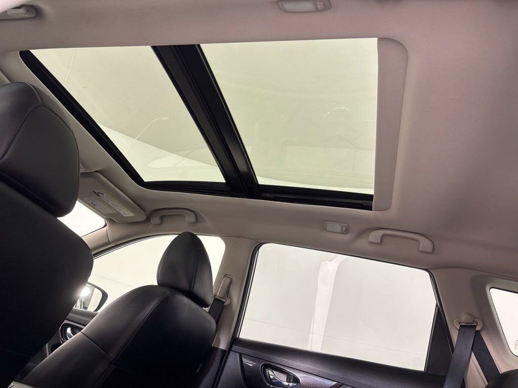 Used 2018 Nissan Rogue SL w/ Premium Package FWD image 21
