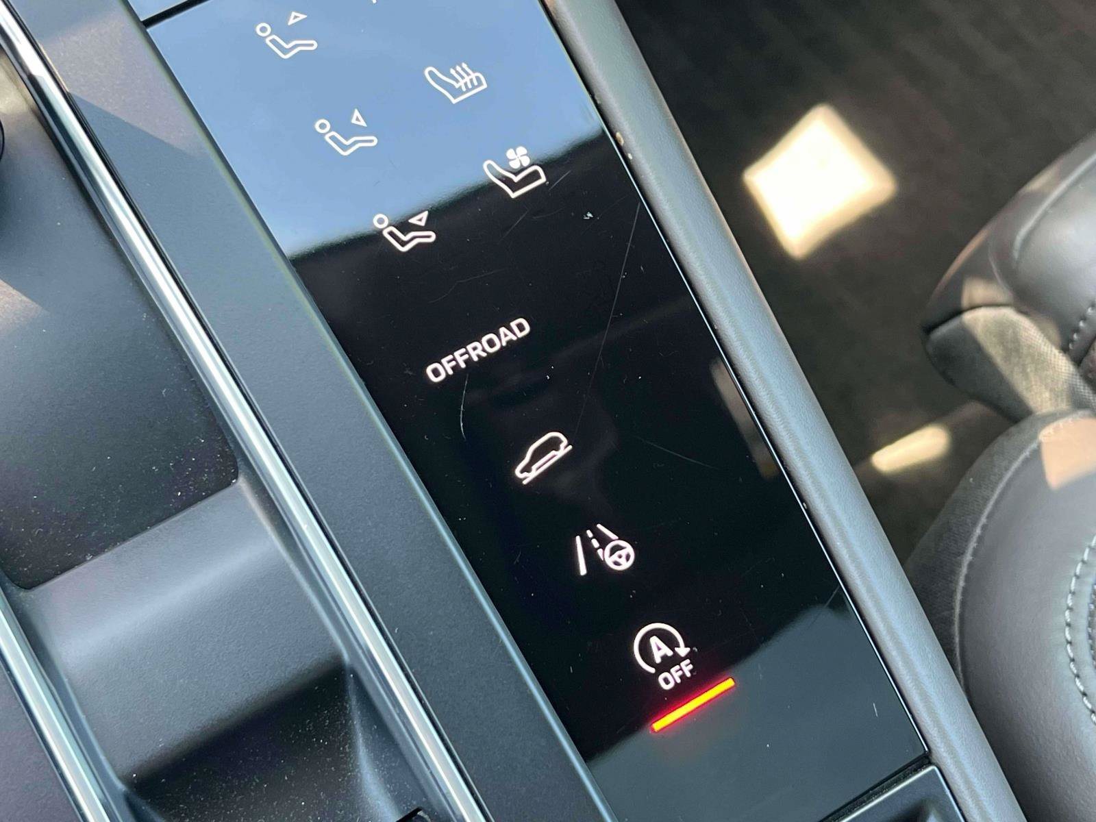 Used 2022 Porsche Macan AWD/4WD image 14