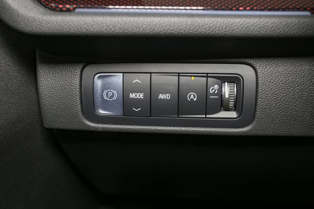 Used 2026 Chevrolet Traverse Z71 w/ LPO, Floor Liner Package AWD/4WD image 37