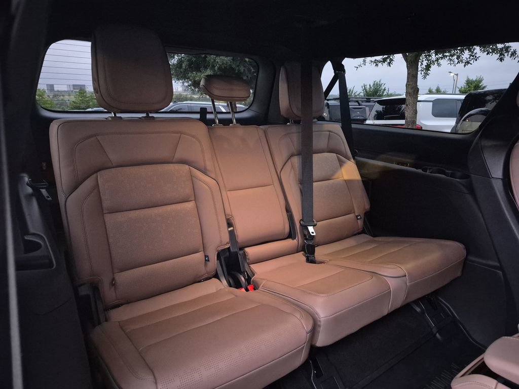 Used 2025 Lincoln Navigator L Black Label AWD/4WD image 39