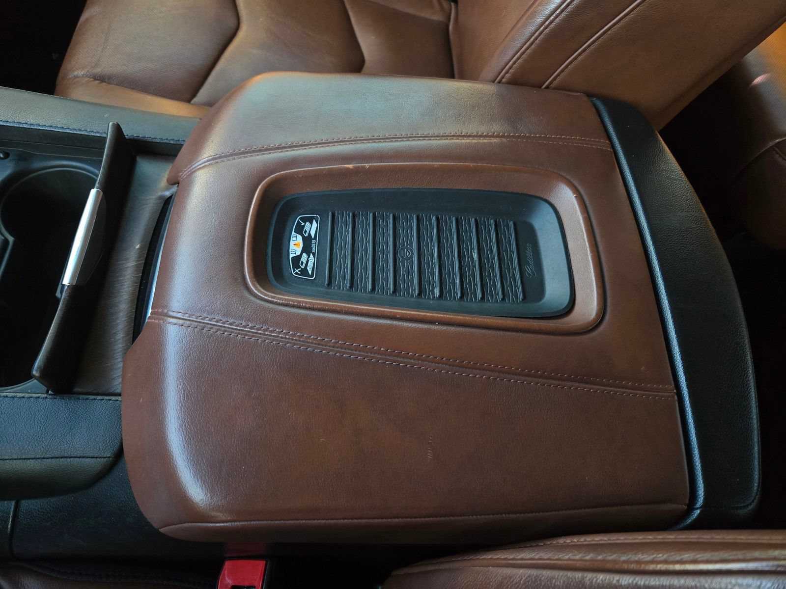 Used 2017 Cadillac Escalade Premium Luxury AWD/4WD image 22