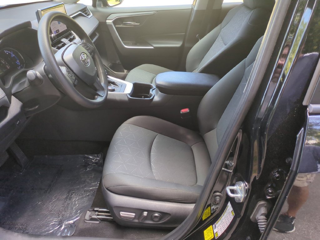 Used 2024 Toyota RAV4 XLE w/ Convenience Package AWD/4WD image 15
