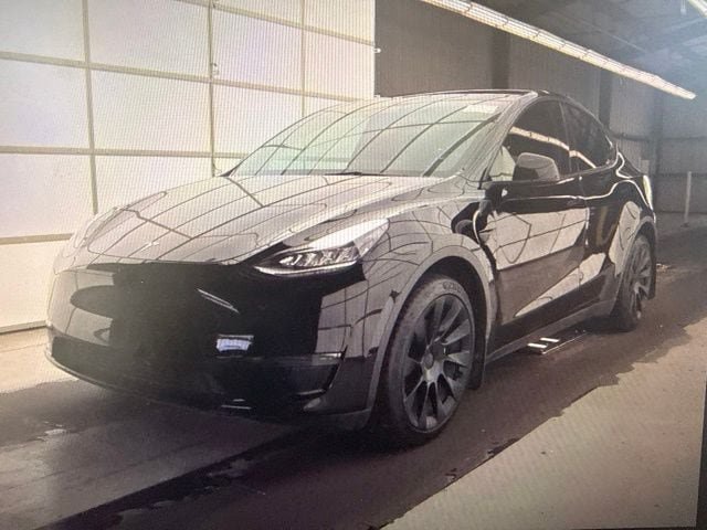 Used 2023 Tesla Model Y Long Range AWD/4WD image 2