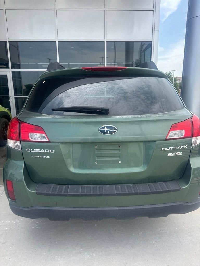 Used 2013 Subaru Outback 2.5i Premium AWD/4WD image 9