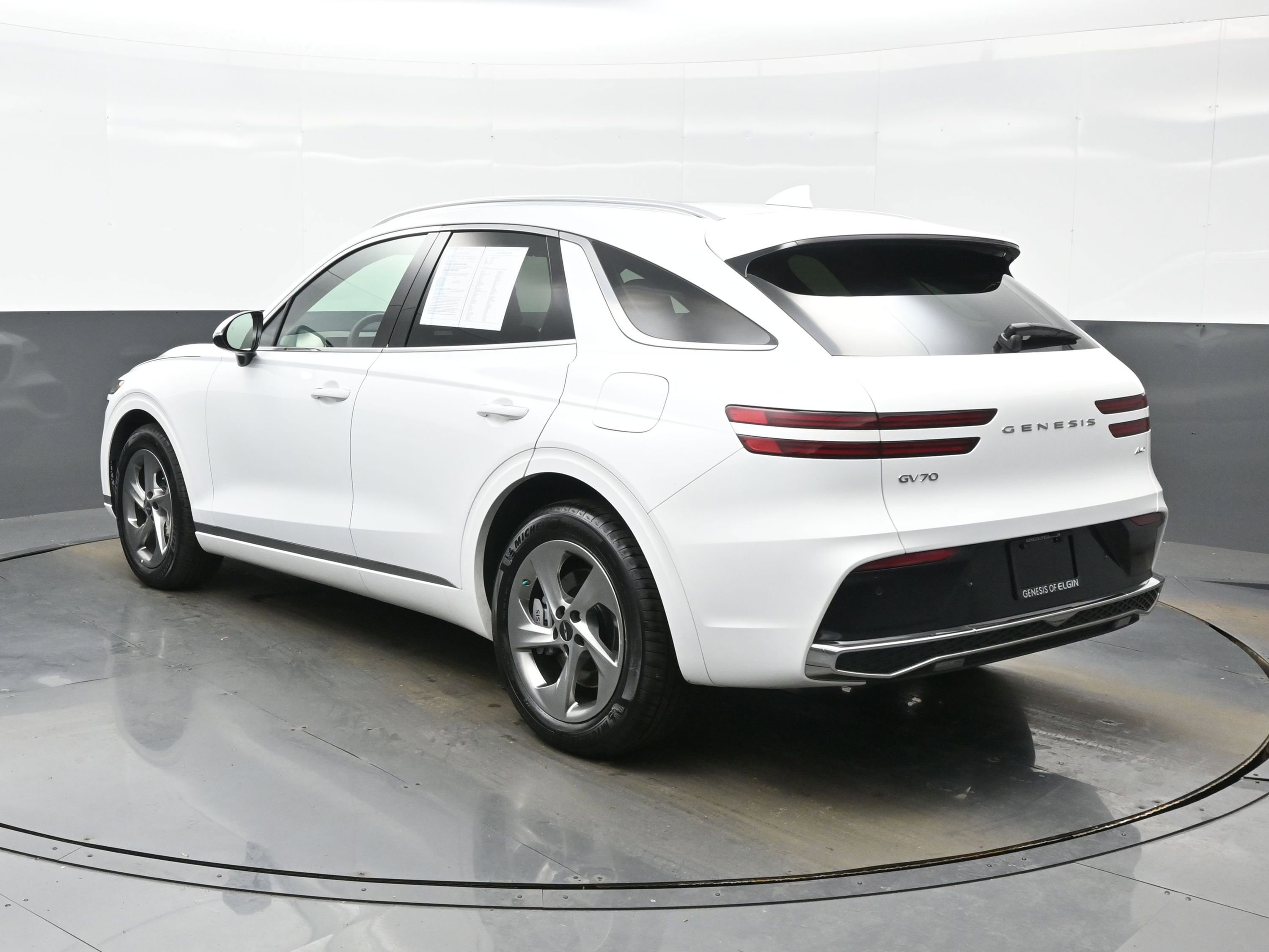 Certified 2026 Genesis GV70 2.5T Select image 4