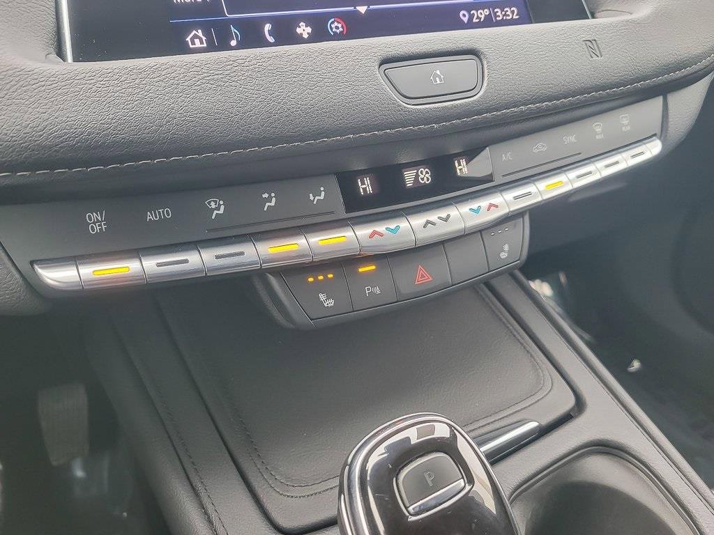 Used 2020 Cadillac XT4 Premium Luxury image 15