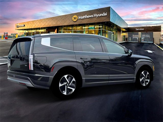 New 2026 Hyundai Ioniq 9 SE image 8