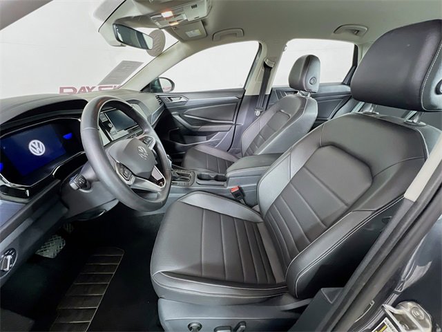 Used 2024 Volkswagen Jetta SE image 10