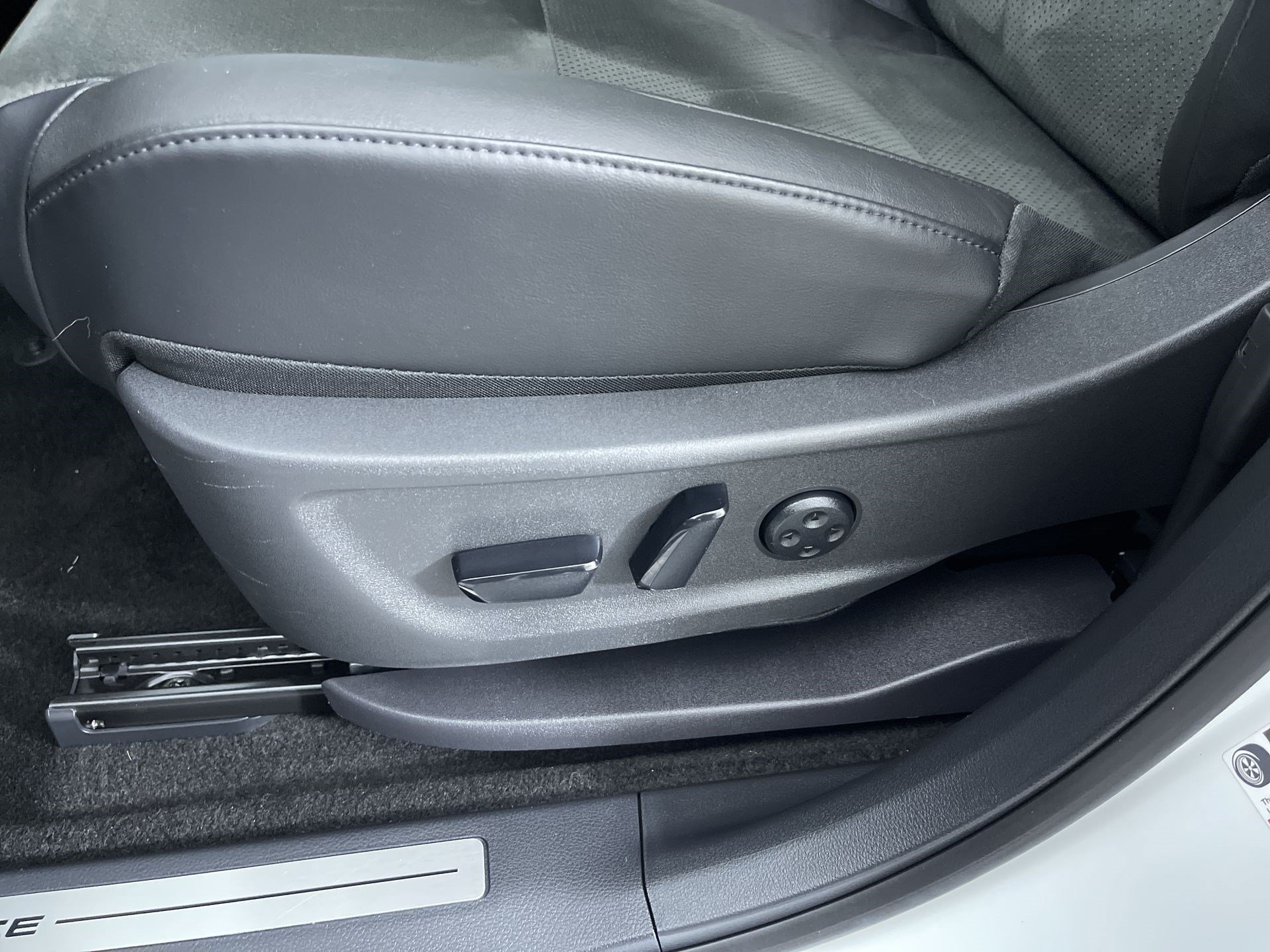 Certified 2024 Nissan Ariya AWD image 13