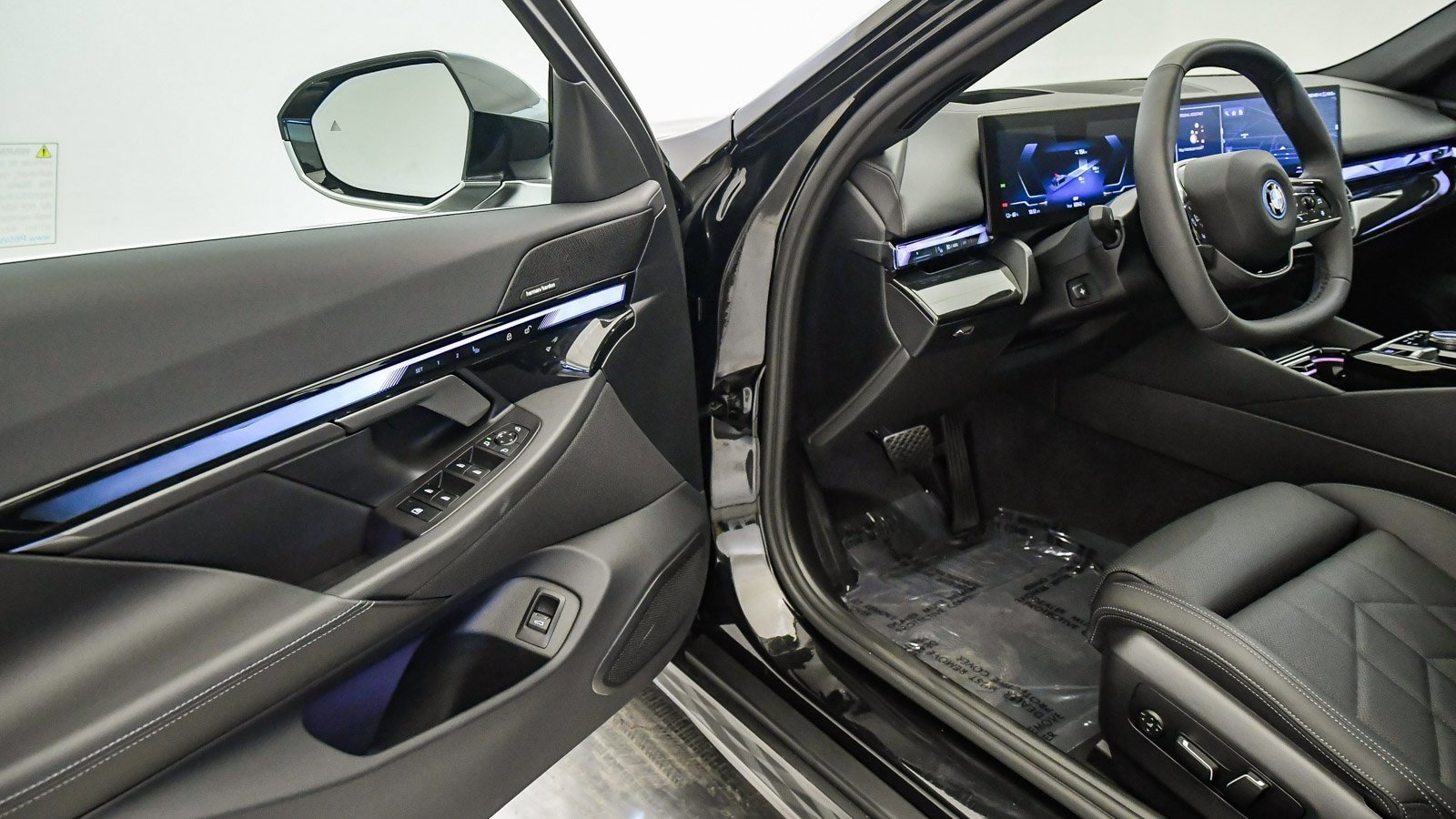 Used 2025 BMW i5 xDrive40 w/ Premium Package image 21