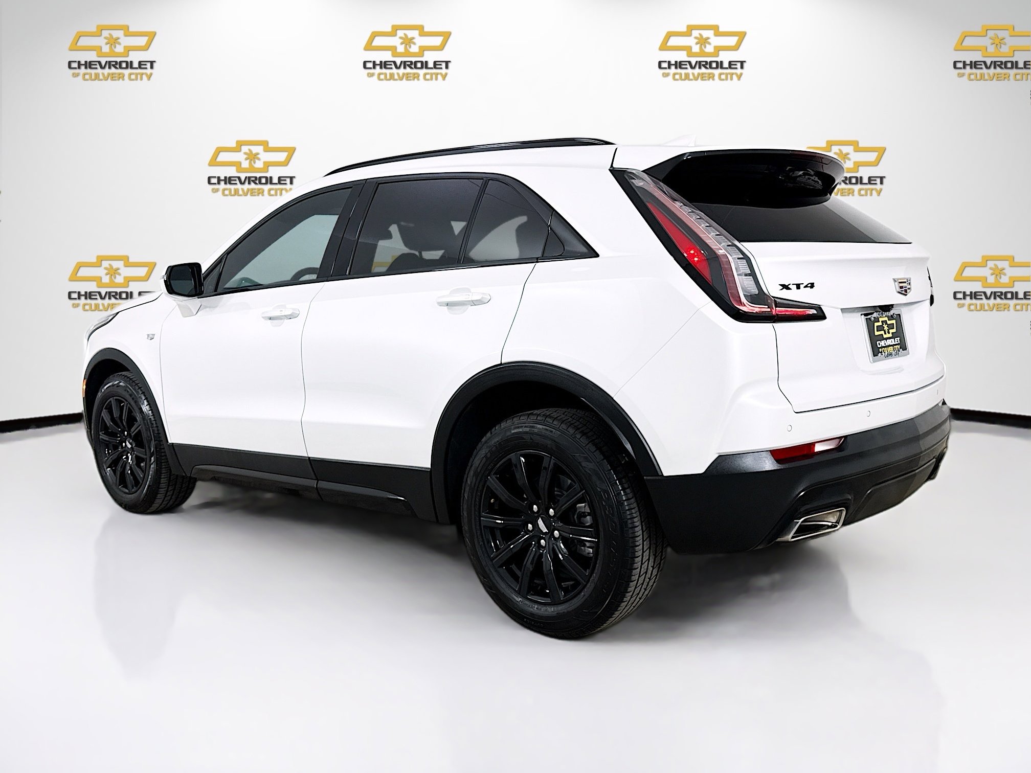 Used 2023 Cadillac XT4 Sport w/ Cold Weather Package image 5