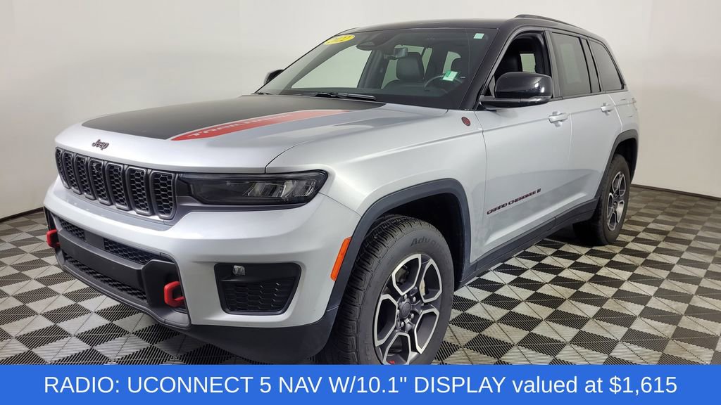 Used 2022 Jeep Grand Cherokee Trailhawk w/ Luxury Tech Group III image 3