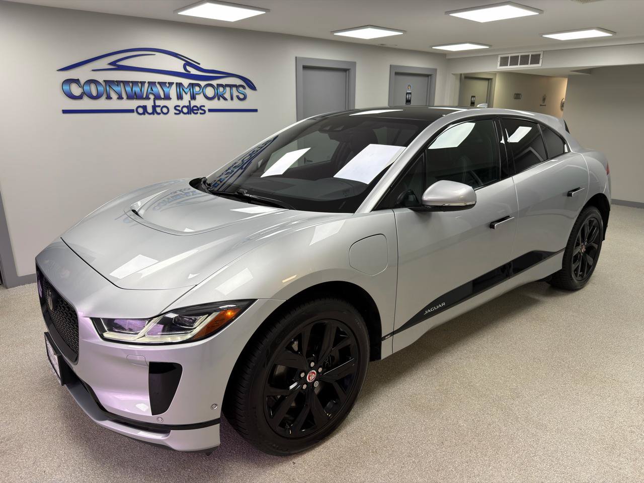 Used 2020 Jaguar I-PACE SE AWD/4WD image 2