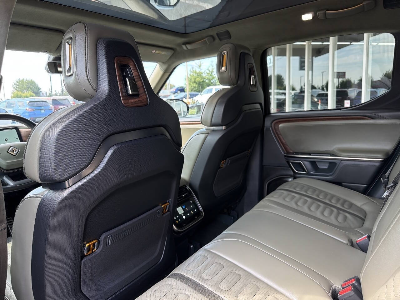 Used 2022 Rivian R1T Adventure AWD/4WD image 21
