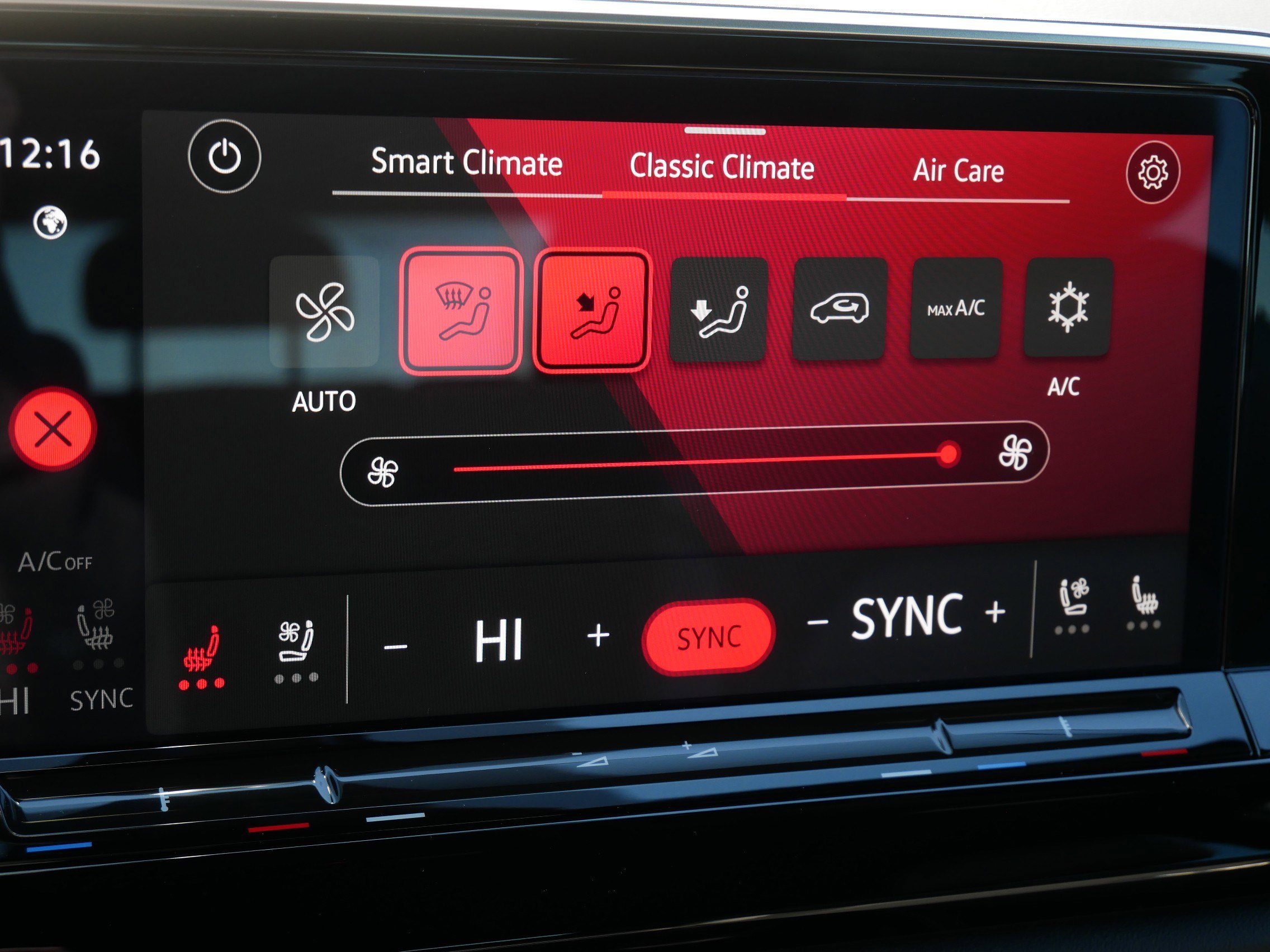 Certified 2024 Volkswagen Atlas Cross Sport SEL R-Line image 23