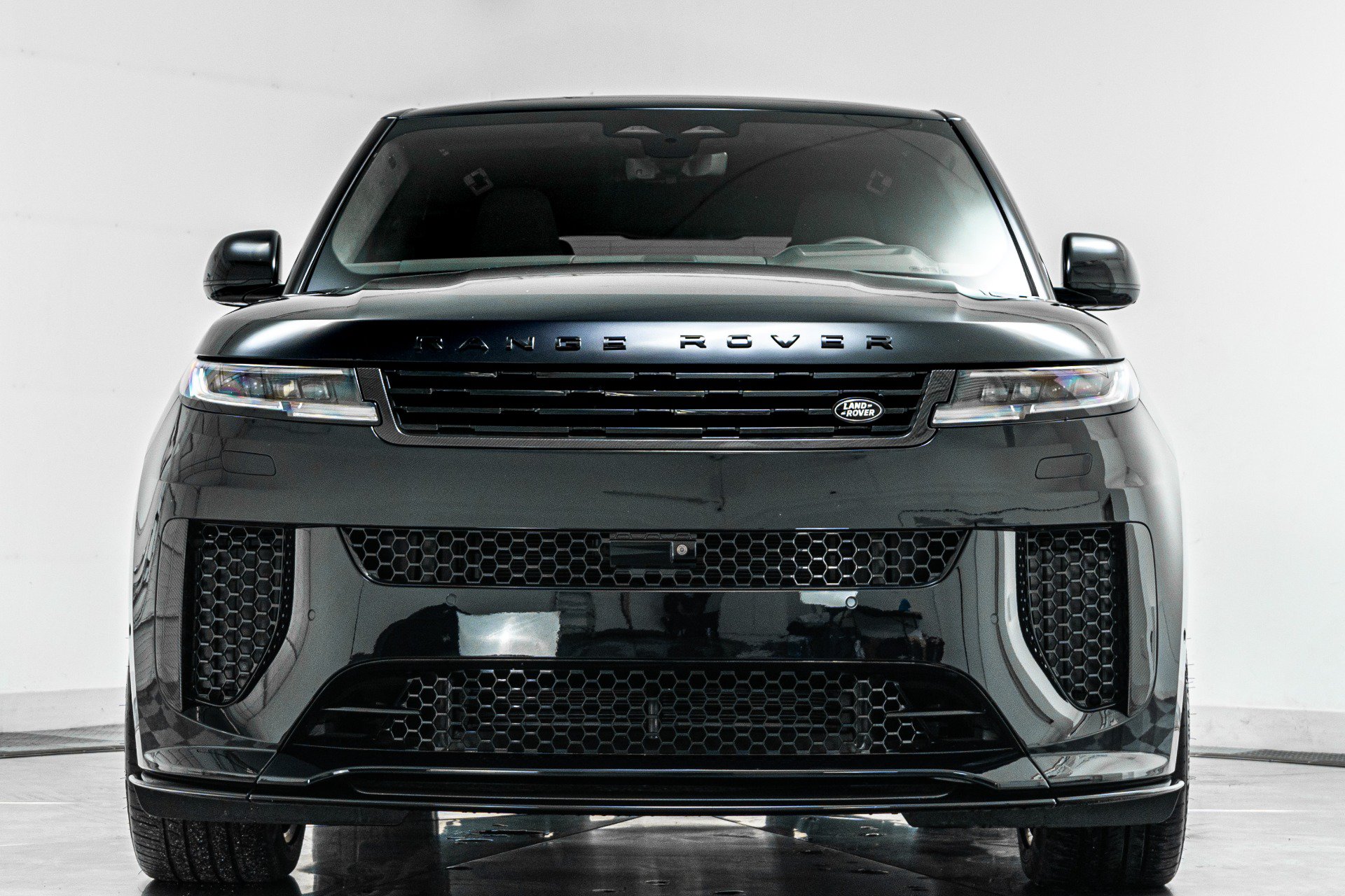 Used 2025 Land Rover Range Rover Sport SV Edition Two AWD/4WD image 4