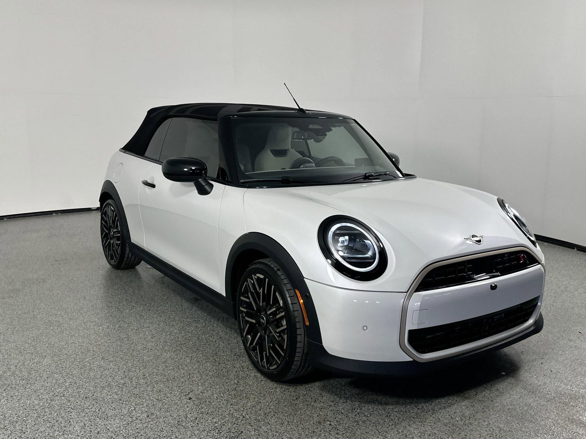 New 2026 MINI Cooper S image 3