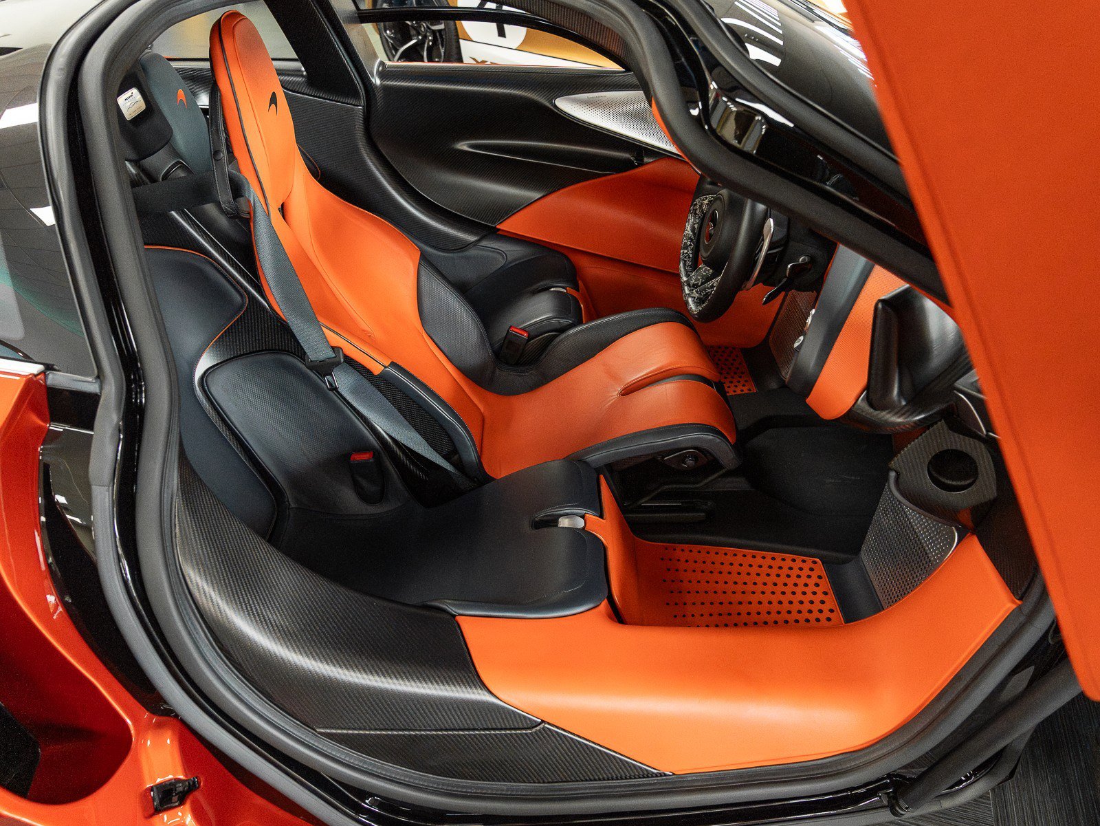 Used 2020 McLaren Speedtail image 17