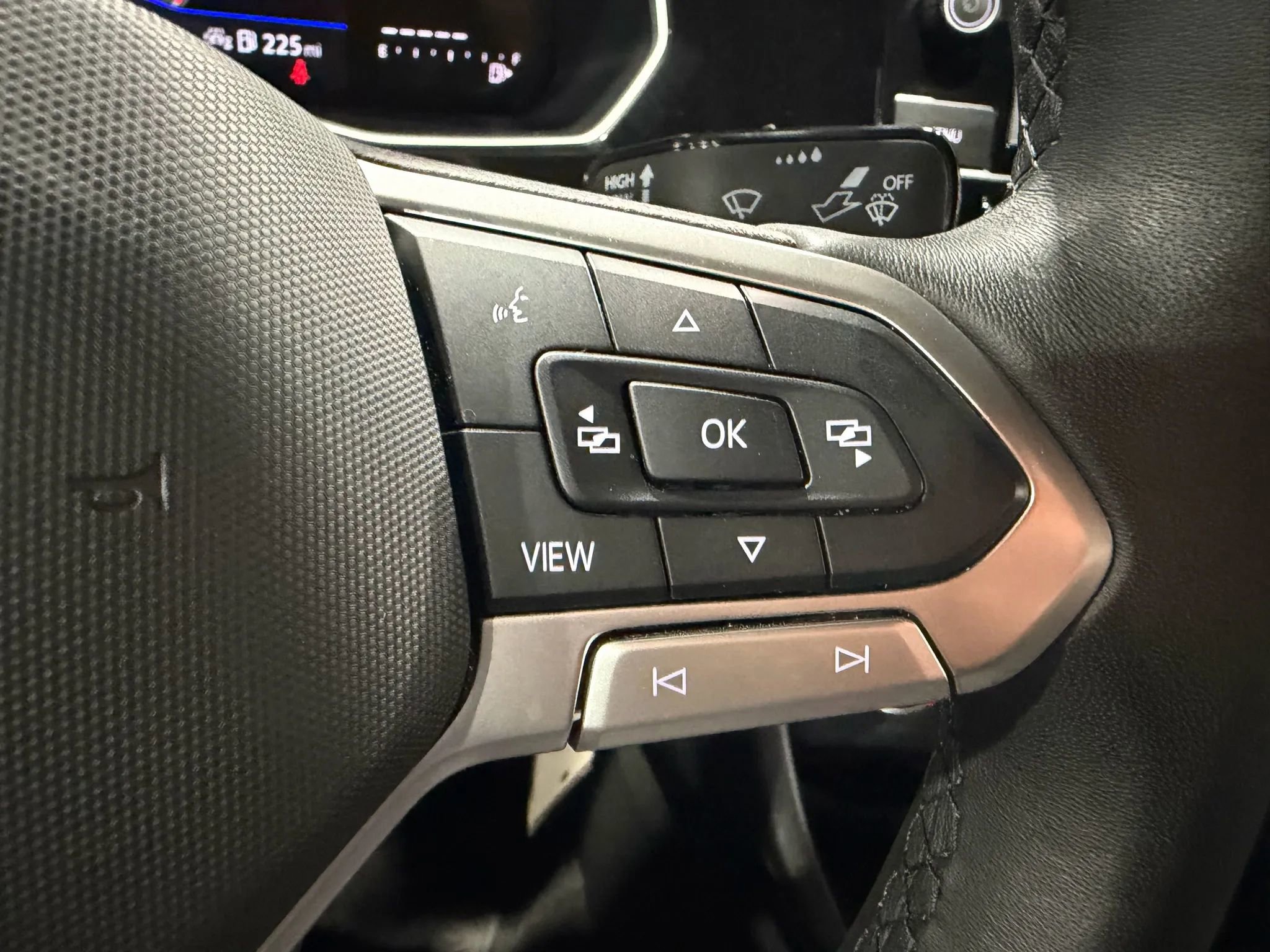 Used 2024 Volkswagen Jetta Sport image 14