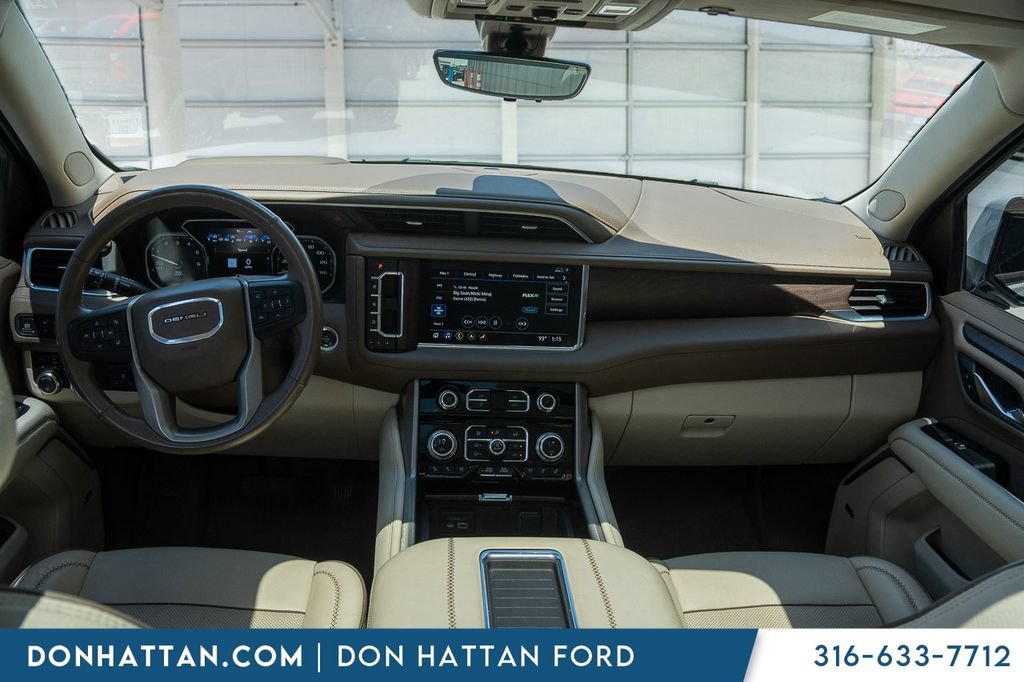 Used 2021 GMC Yukon Denali w/ Denali Premium Package AWD/4WD image 4