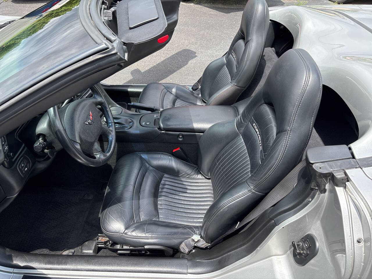 Used 2004 Chevrolet Corvette Convertible w/ Preferred Equipment Group image 14