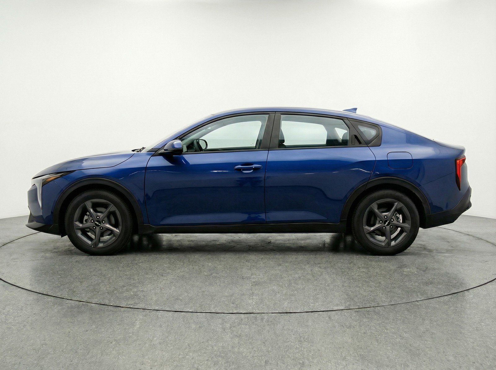 Used 2025 Kia K4 LXS image 5