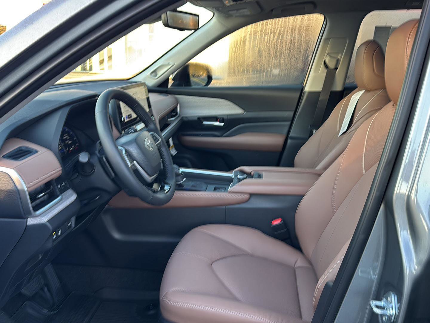 New 2026 Toyota Grand Highlander Platinum image 8