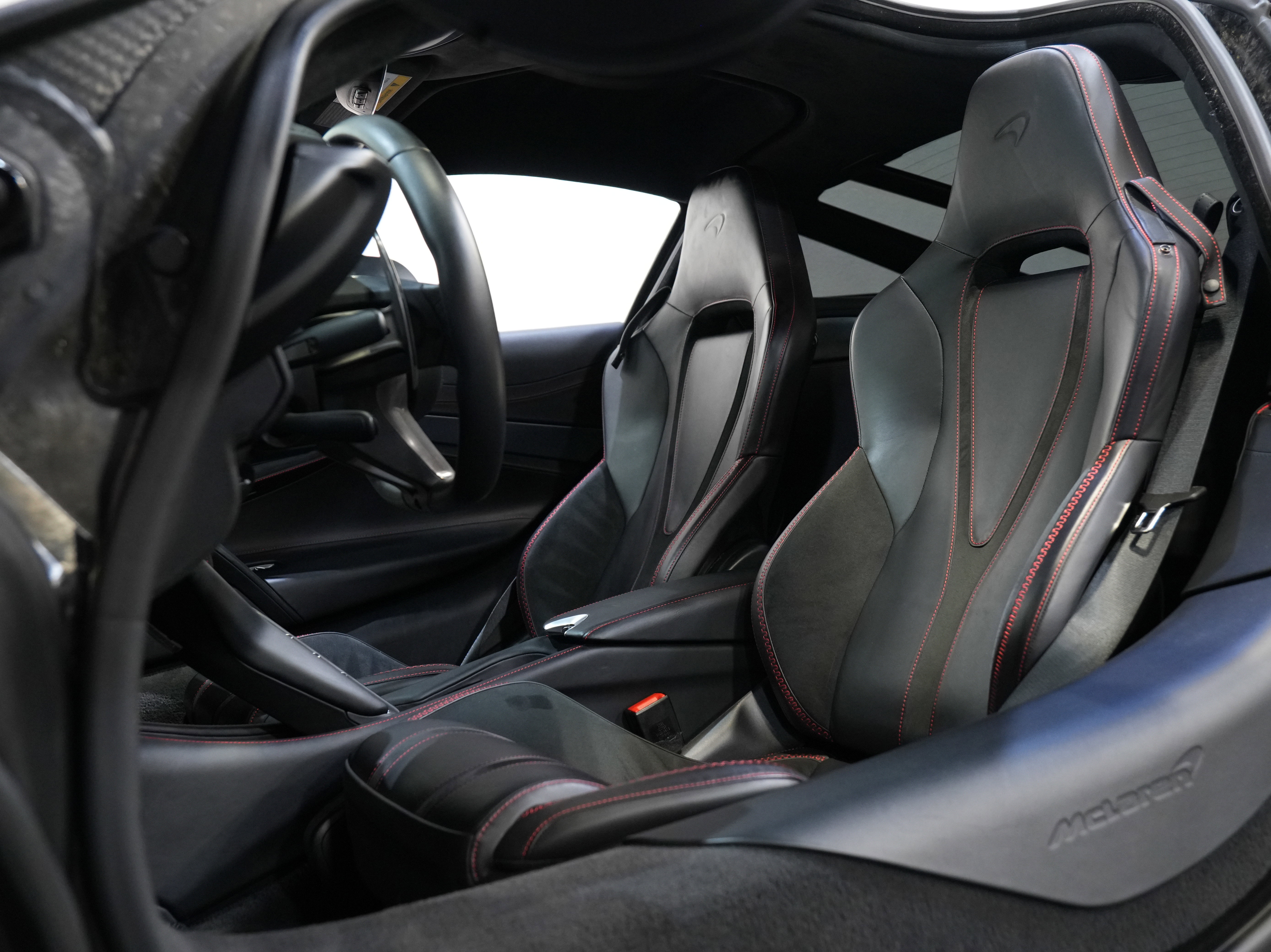 Used 2024 McLaren 750S image 34