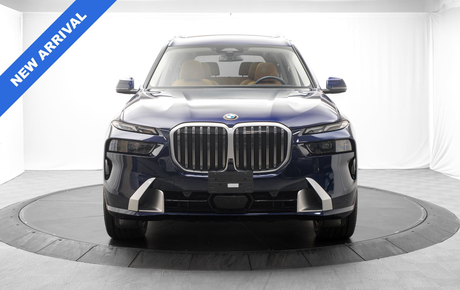 Used 2024 BMW X7 xDrive40i w/ Climate Comfort Package AWD/4WD image 8