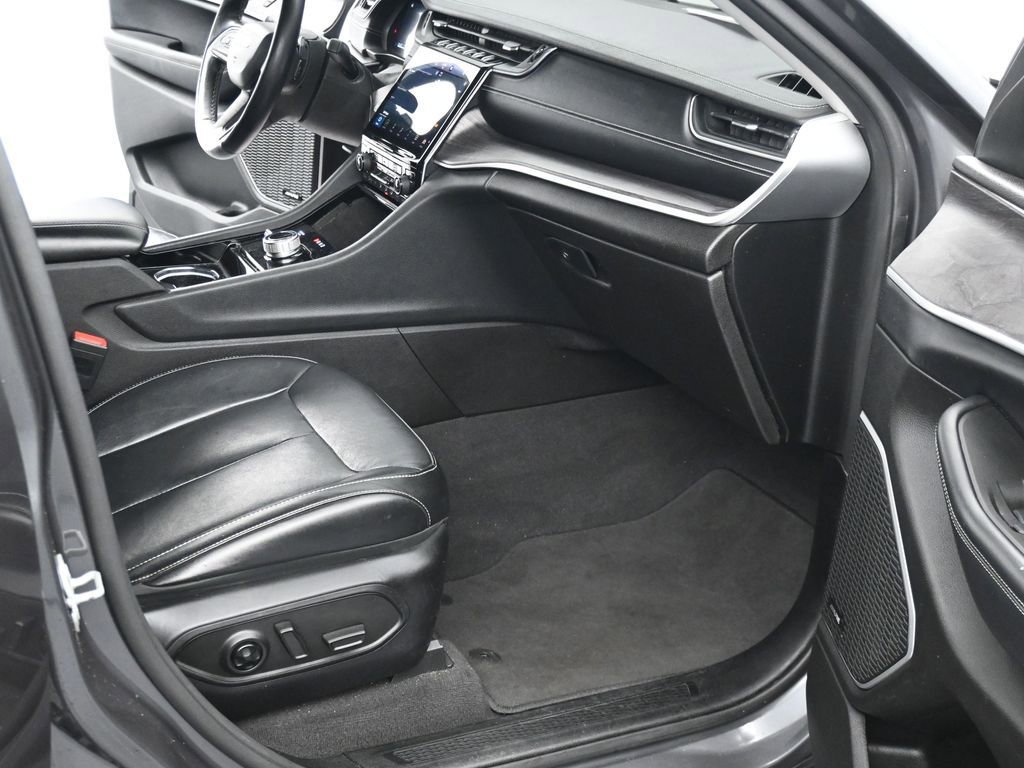 Used 2021 Jeep Grand Cherokee L Limited image 18