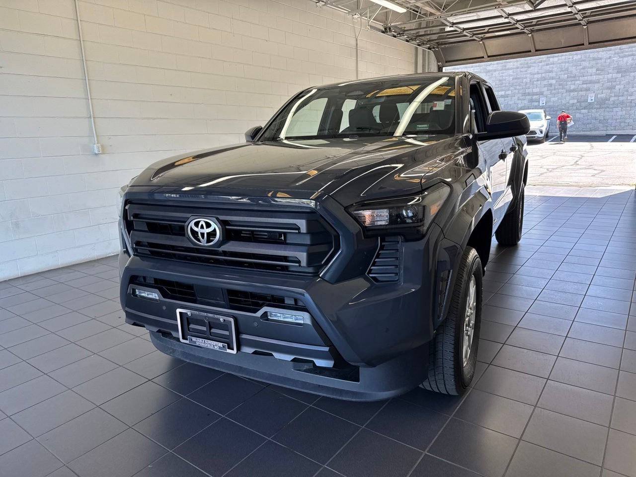 Certified 2025 Toyota Tacoma SR5 w/ SR5 Upgrade Package AWD/4WD image 3