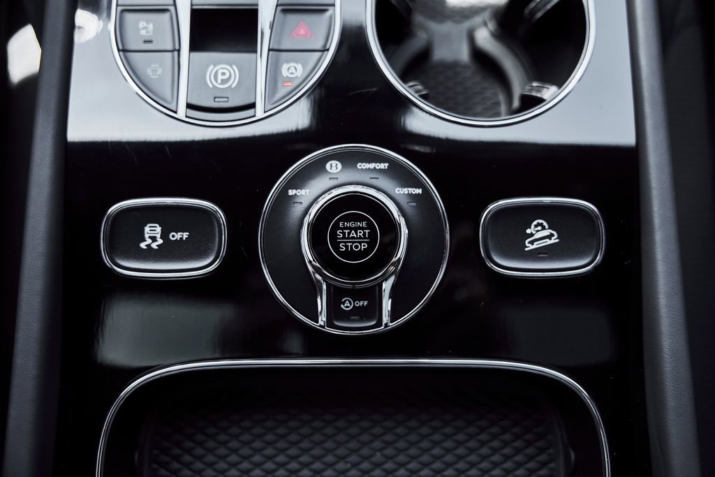 Used 2024 Bentley Bentayga AWD/4WD image 64