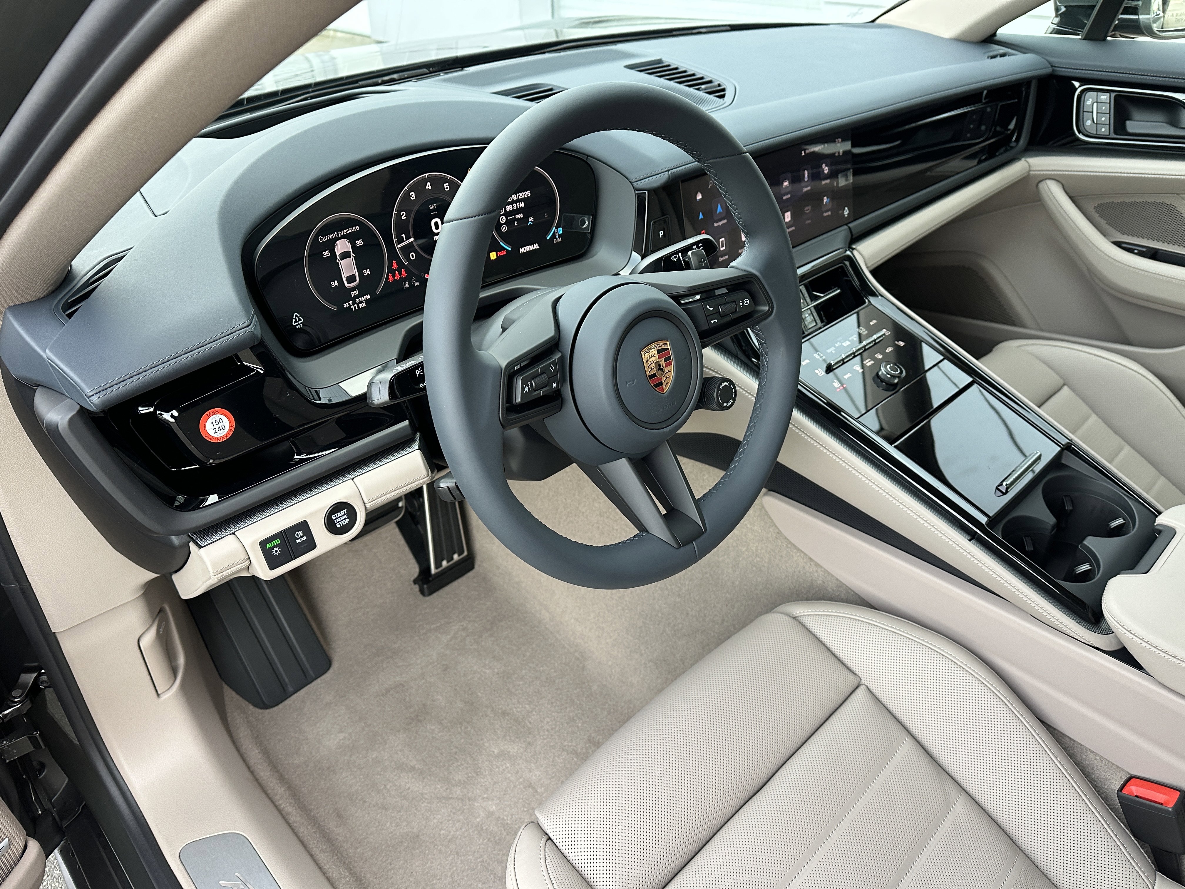 New 2026 Porsche Panamera 4 image 4