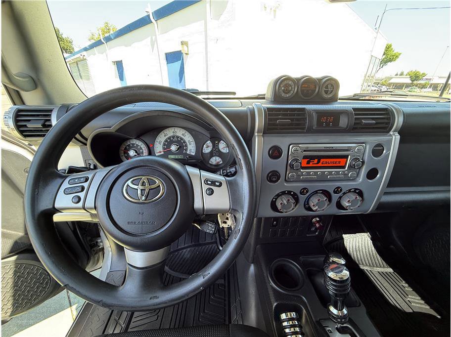 Used 2014 Toyota FJ Cruiser 4WD w/ Convenience Package image 28