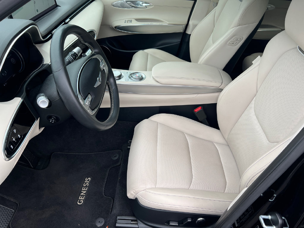 Used 2024 Genesis GV70 2.5T w/ Select Package AWD/4WD image 9