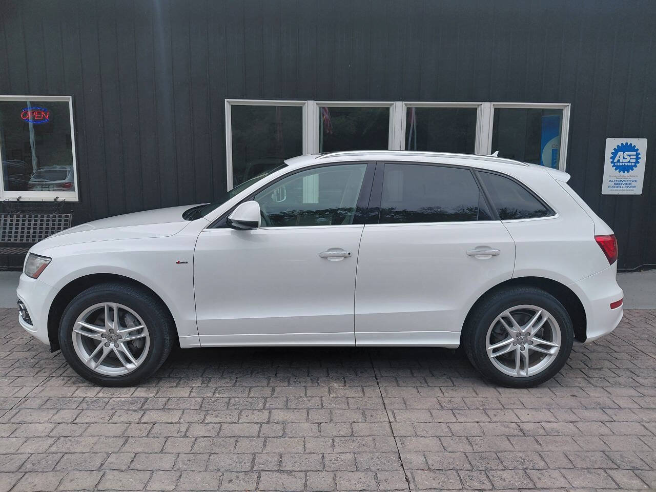 Used 2015 Audi Q5 3.0T Premium Plus AWD/4WD image 2