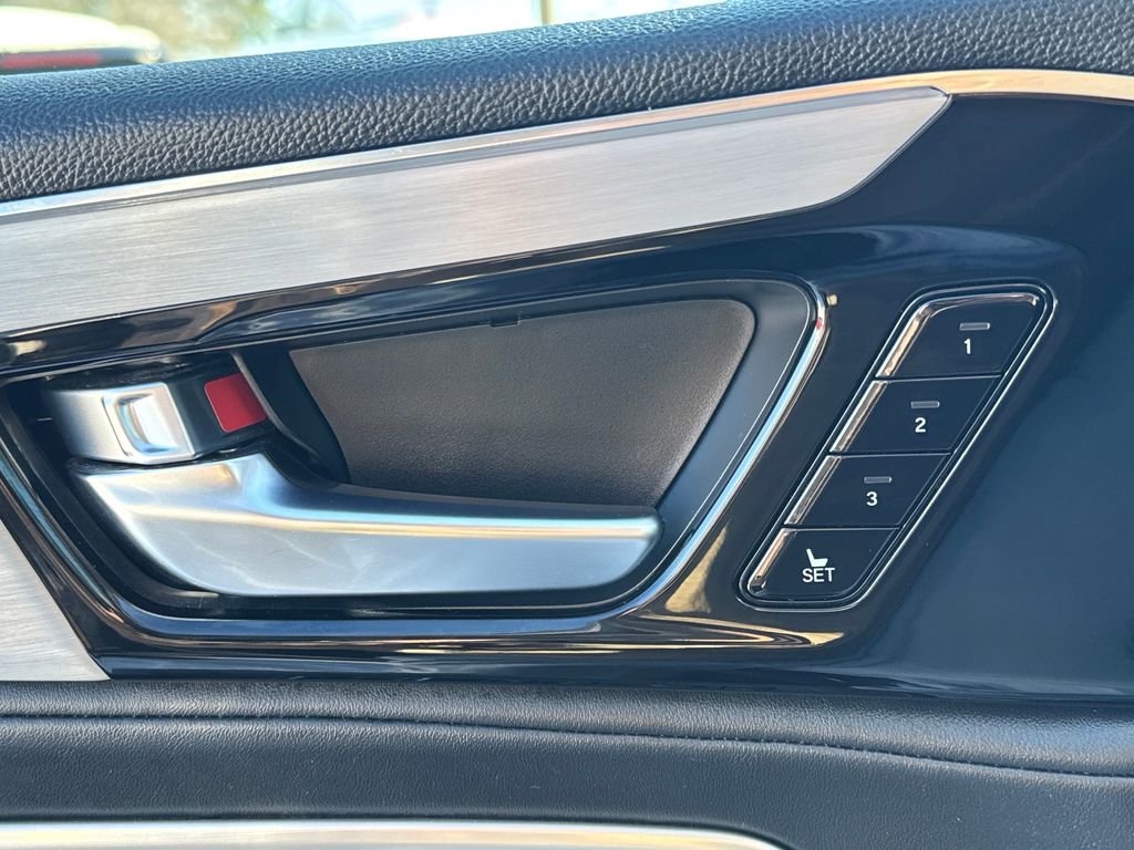 Used 2024 Acura MDX SH-AWD w/ Technology Package image 37