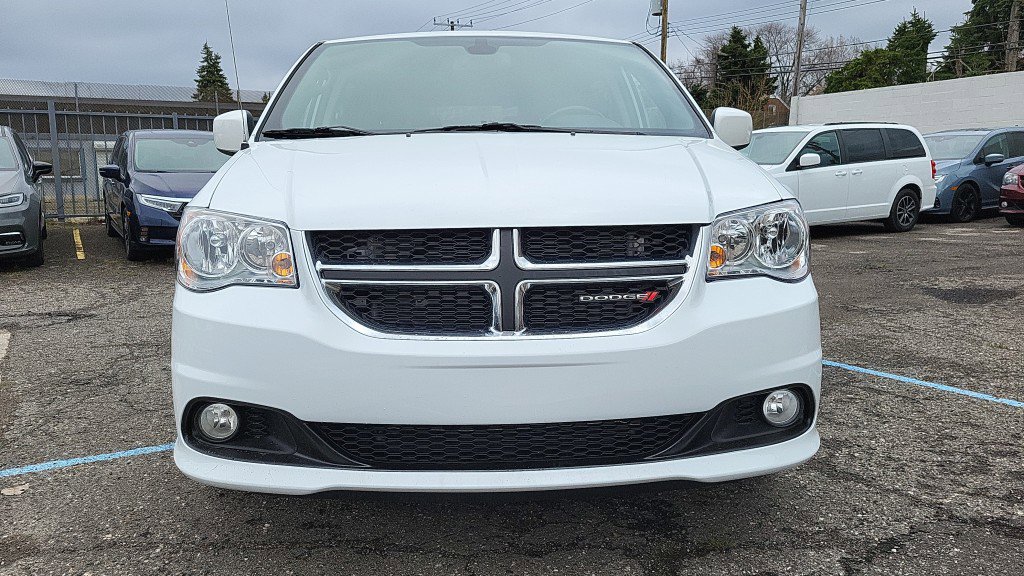 Used 2019 Dodge Grand Caravan SXT image 4