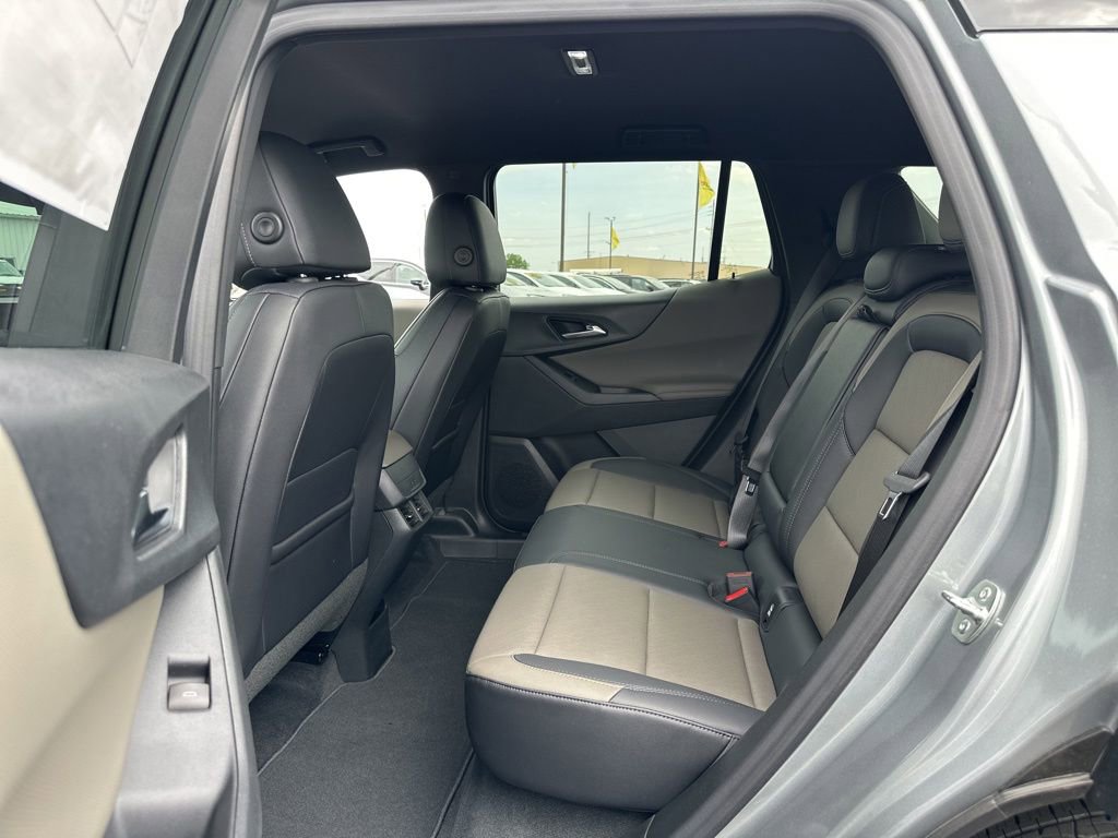 New 2026 Chevrolet Equinox LT w/ Convenience Package II FWD image 20